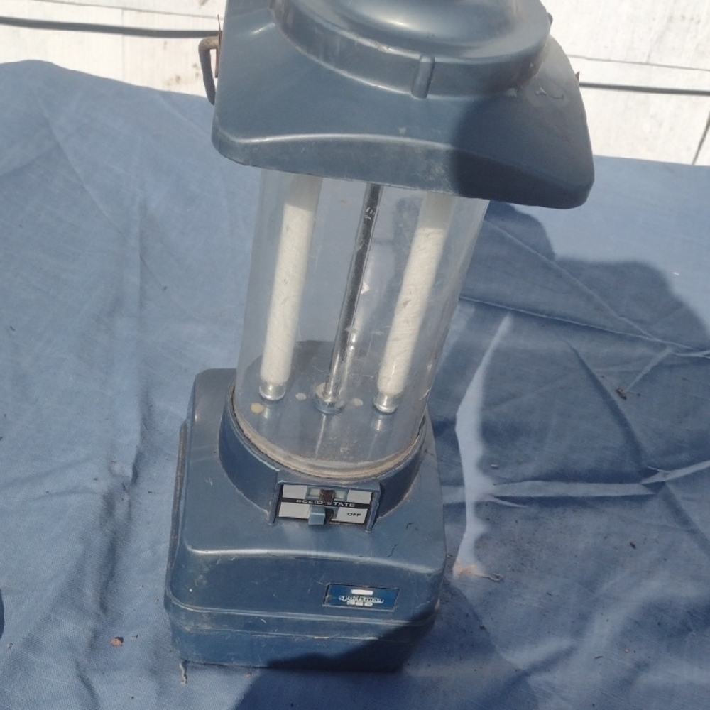 Vintage Blue Rayovac Lantern
